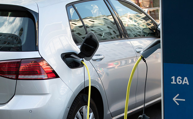 Servicio a vehículos eléctricos en Donostia, Gipuzkoa